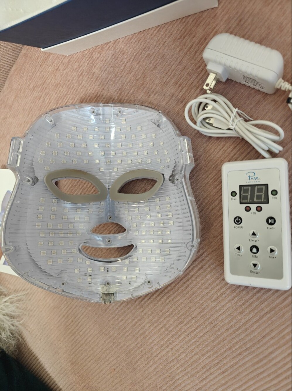 Pure Daily Care LED Face Mask - Picture 3 of 6